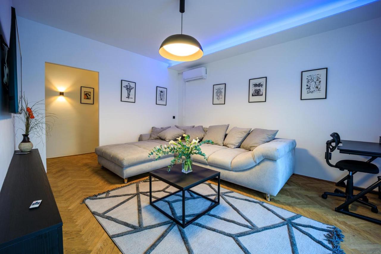 Villa Aljmaš מראה חיצוני תמונה
